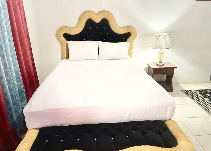 Queen Room